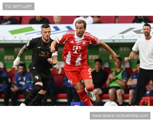 拜仁门将乌尔比希出击失误,奥格斯堡查韦斯头球扳平比分 拜仁门将乌尔比希出击失误,奥格斯堡查韦斯头球扳平比分