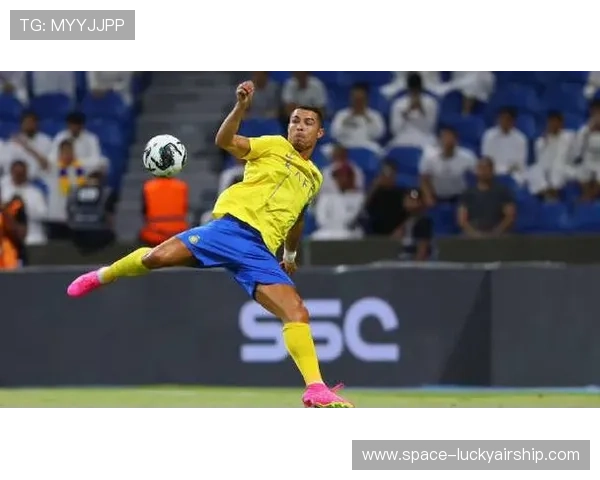 勒沃库森新援特拉奥雷首秀，替补登场表现活跃