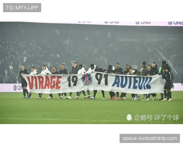 历史回顾：追溯2010年代“两翼齐飞”战术在当今足坛的演变与生存现状